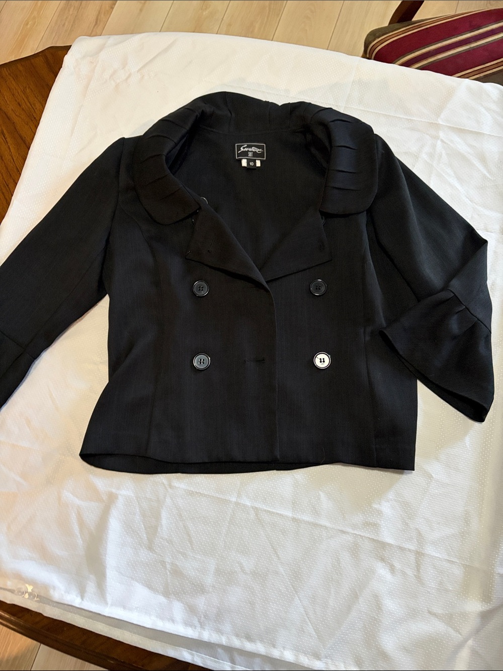 Sweet Suit Black Double-Breasted Short Blazer